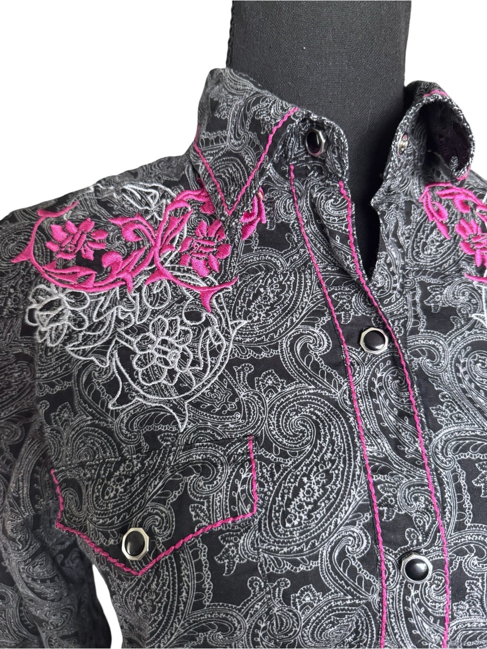 Roper Western Snap Shirt S Black Paisley Pink Embroidered Rodeo Y2K - Picture 2 of 8